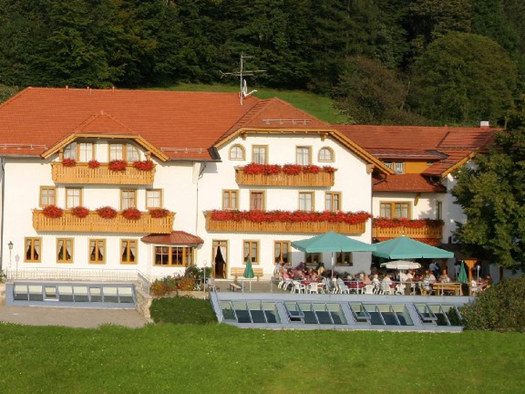Hüttenhof - Wellnesshotel und Luxus-Bergchalets #1